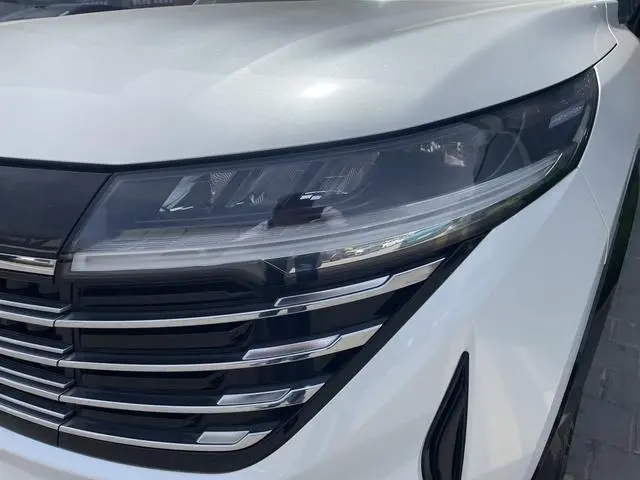 Nissan Exploring the land 380VC-TURBO four-wheel drive Zhizun Edition six-seater