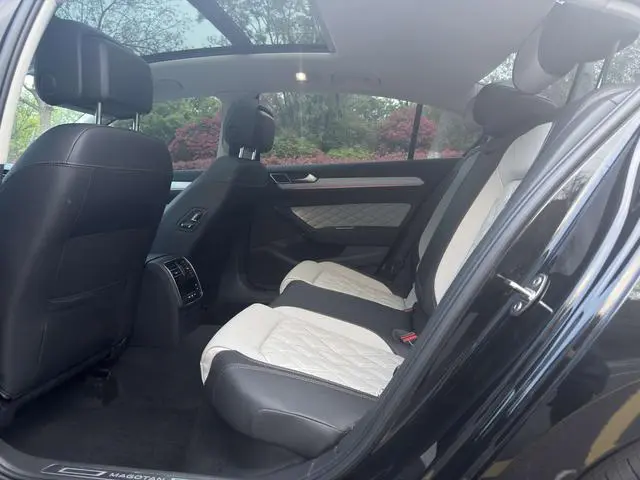 Volkswagen Magotan 2 million commemorative edition 330TSI DSG Luxury models