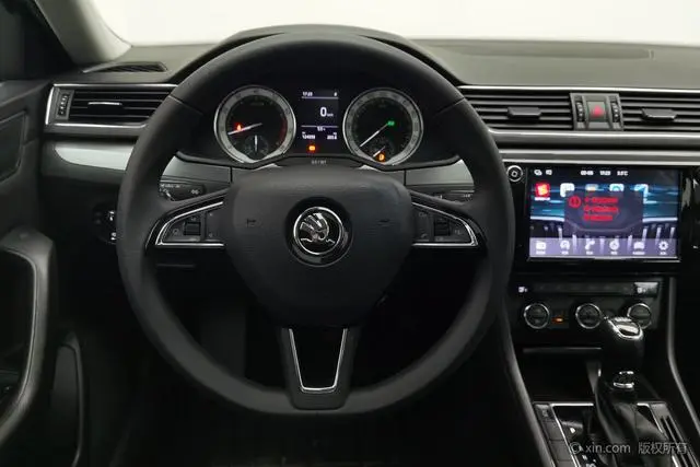 Skoda Speed pie ZI330 DSG Comfort Edition Country V