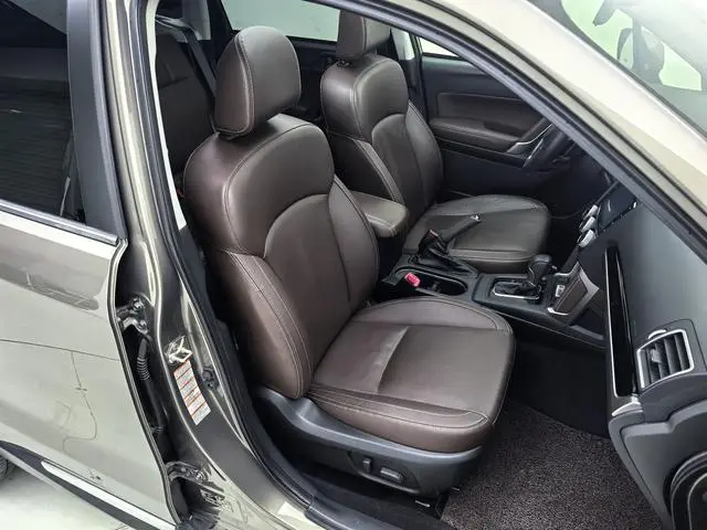 Subaru FORESTER Forester 2.5i Premium Navigation Version