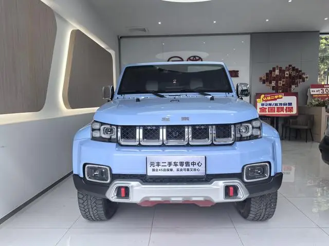 Beijing Beijing off-road BJ40 2.0T automatic four-wheel drive City Hunter edition knight type