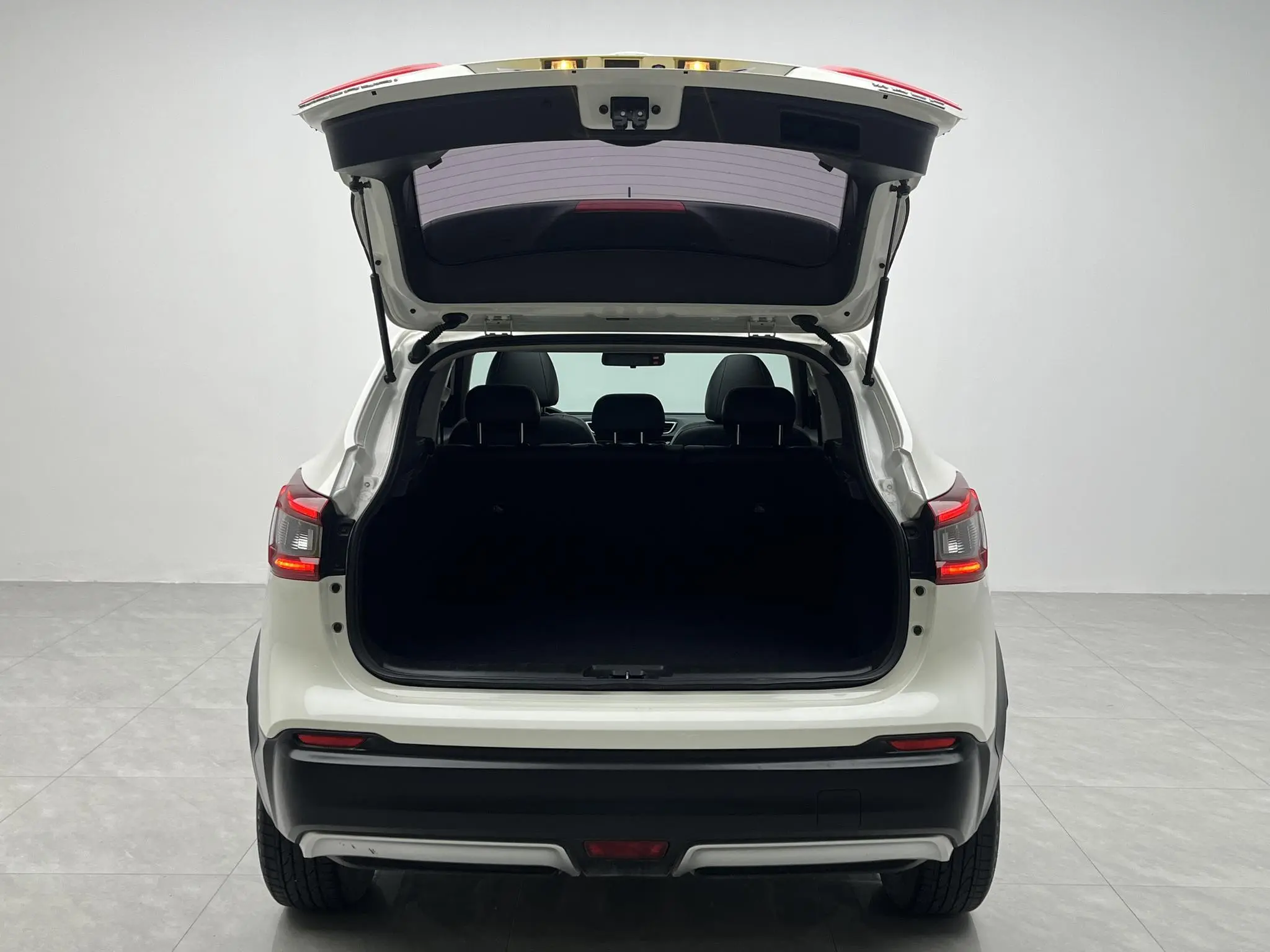 Nissan Qashqai 2.0L CVT Deluxe Edition