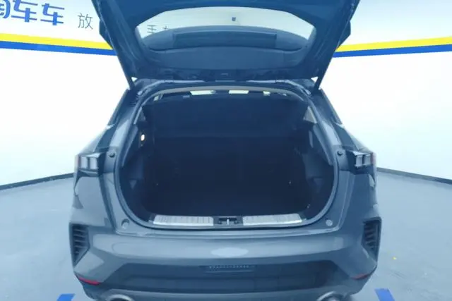 LYNK & CO Lynk 06 1.5T Yao Halo