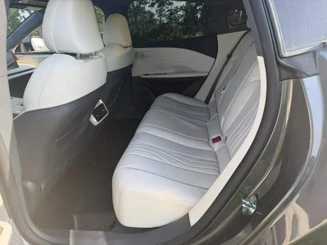 Geely Galaxy Galaxy E8 665km Starship Voyage Edition
