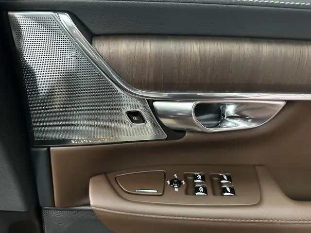 Volvo Volvo S90 PHEV T8 four-wheel drive long battery life Zhiya Deluxe Edition