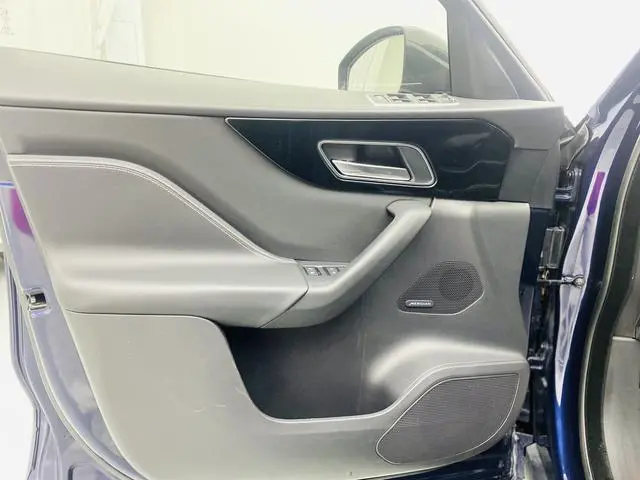 Jaguar Jaguar F-PACE 2.0T four-wheel drive R-Sport sports version