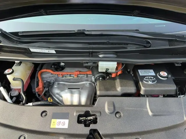 TOYOTA Elfa Dual Engine 2.5L Premium Edition