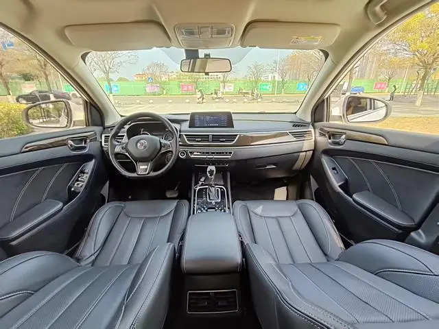 Dongfeng Fengguang Scenery 580 1.5T CVT luxury