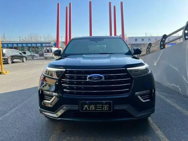 Ford Explorer EcoBoost 285 four-wheel drive fashion version 6 seats