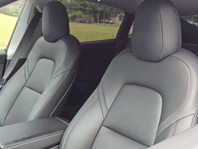 Tesla Model Y Standard battery life, rear-wheel drive version