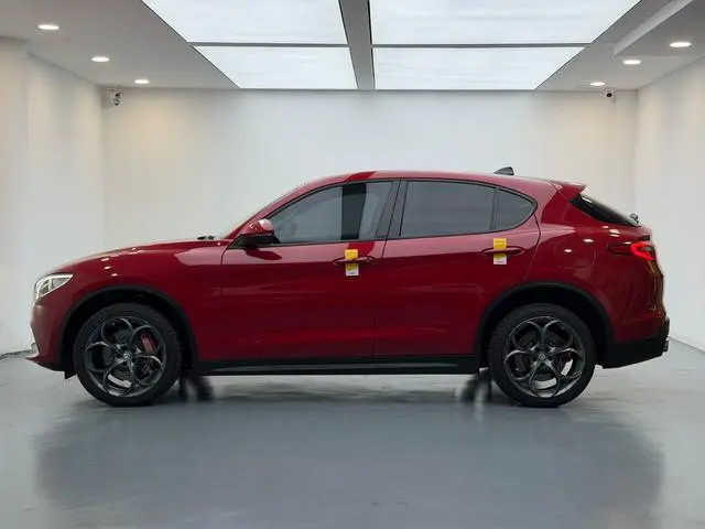Alfa Romeo Stelvio 2.0T 200HP Elite Edition