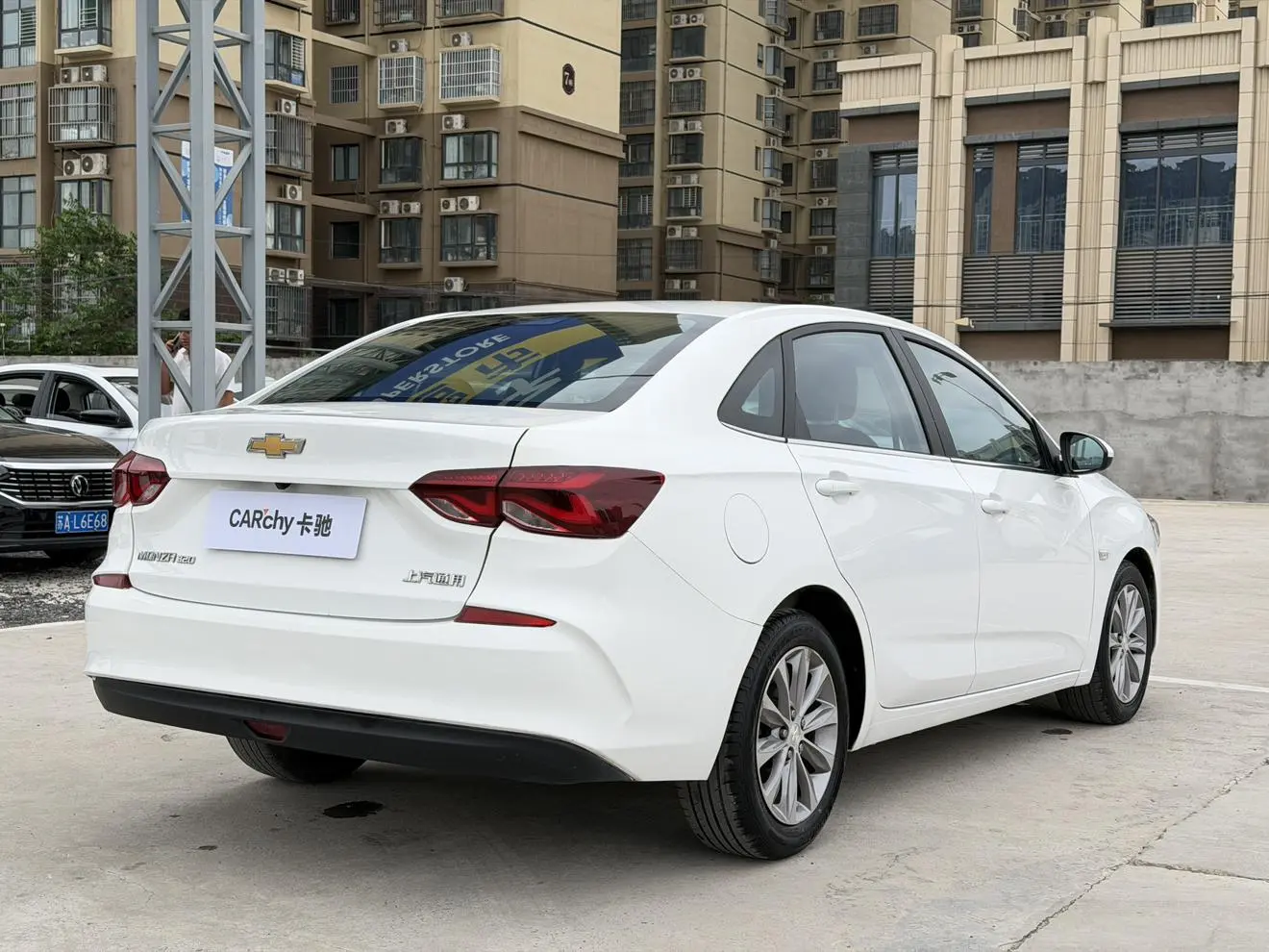 Chevrolet Cruze 320 automatic Enjoy Skylight version