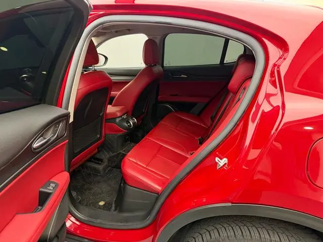 Alfa Romeo Stelvio 2.0T 200HP Elite Edition