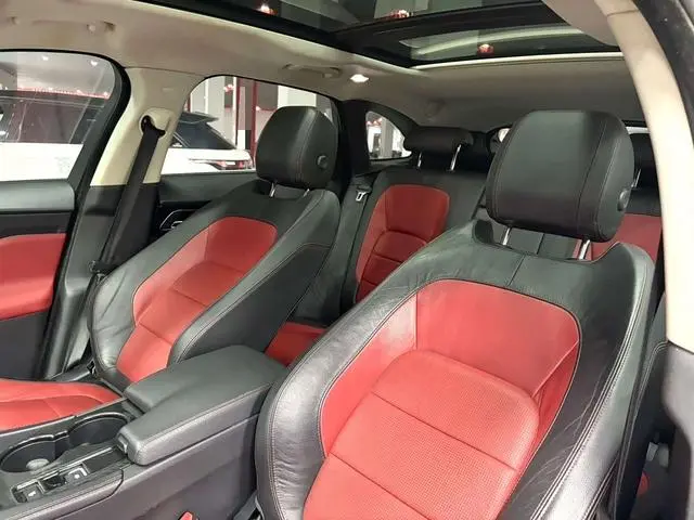 Jaguar Jaguar F-PACE 3.0 SC four-wheel drive R-Sport sports version
