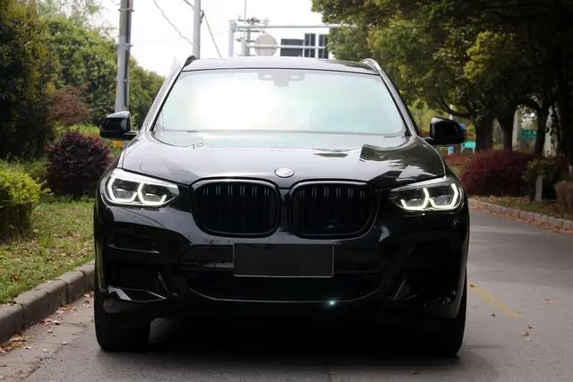 BMW BMW X3 xDrive28i M sports suit
