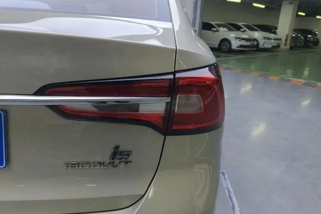 Roewe Roewe i5 1.5L Manual 4G Interconnection Linghao Ultimate Edition
