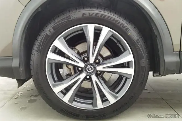 Nissan Qashqai 2.0 L XV Prem Deluxe Edition