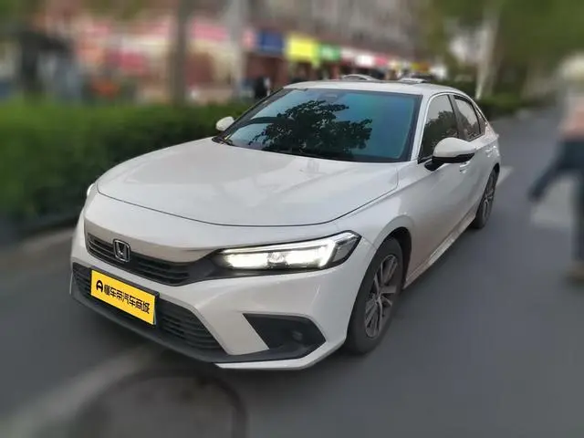Honda Civic 240TURBO CVT Momentum Edition