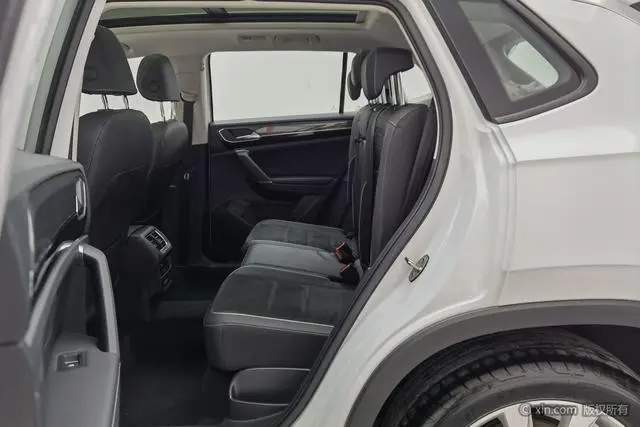 Volkswagen Tanyue 380TSI Luxury Zhilian Edition Pro Four-wheel drive