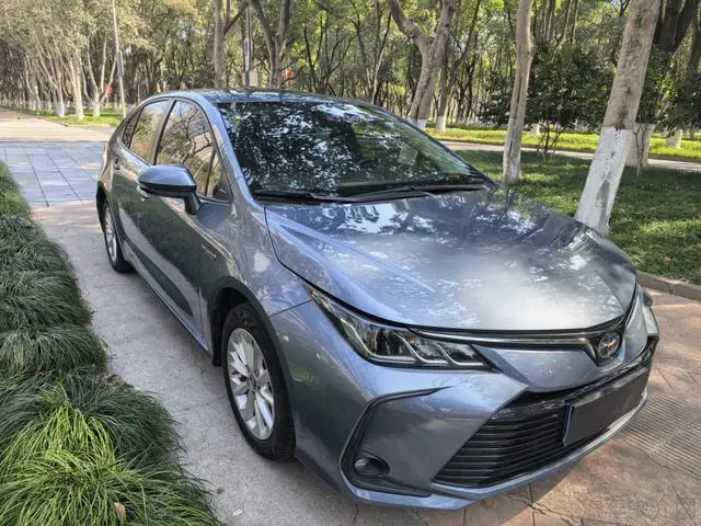 TOYOTA Corolla Dual engine 1.8L E-CVT Elite Edition