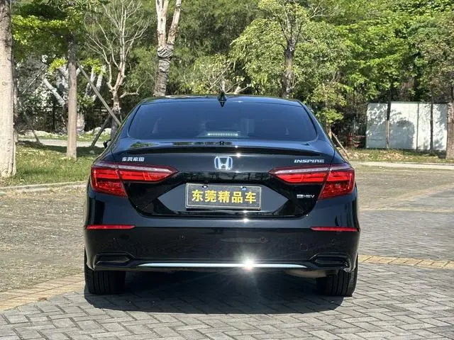 Honda Yingshipai Rui*Hybrid 2.0L Jingzhi Edition