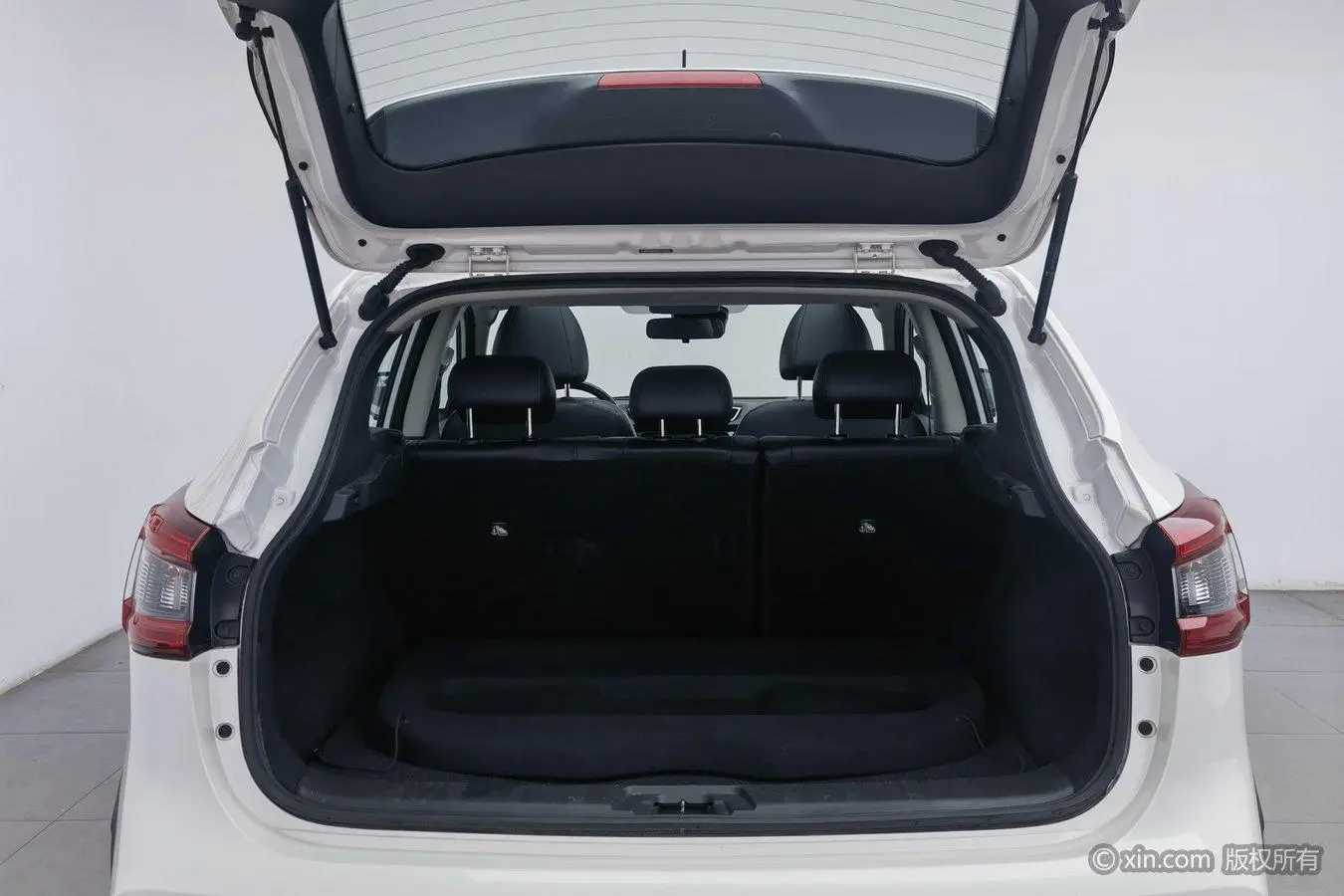 Nissan Qashqai 2.0L CVT Deluxe Edition