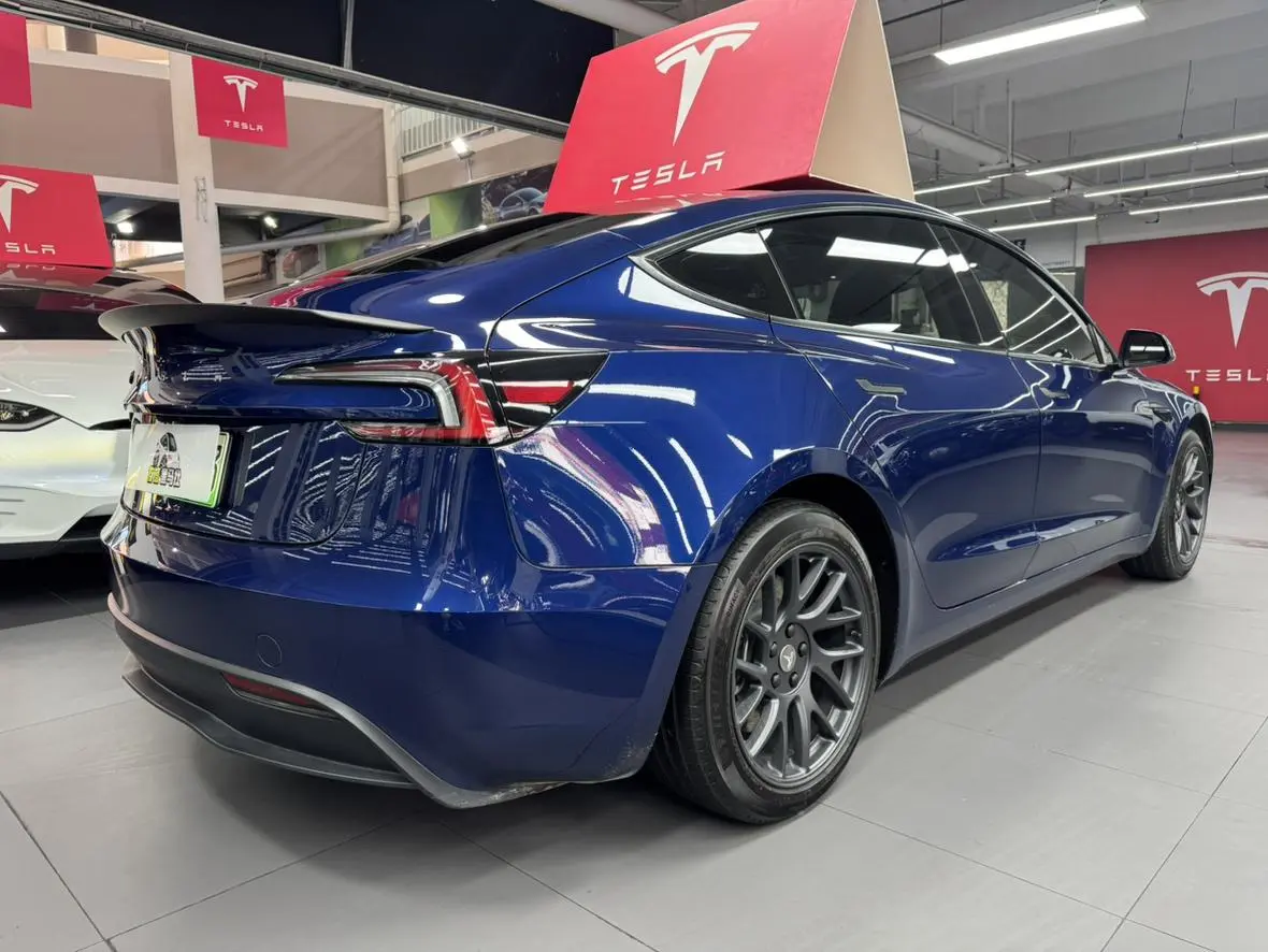 Tesla Model 3 Rear-wheel drive version