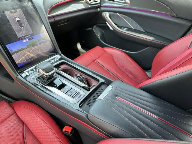 Hongqi Hongqi H6 2.0T Zhishang Version