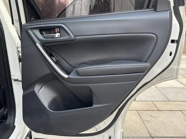 Subaru FORESTER Forester 2.0i Fashion Navigation Version