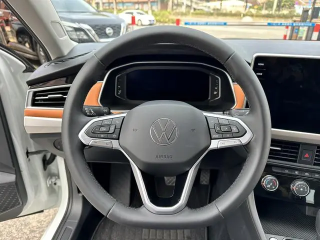 Volkswagen Bora 200TSI DSG Yuexing PRO Edition