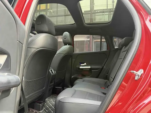 Mercedes-Benz Mercedes-Benz GLA GLA 200