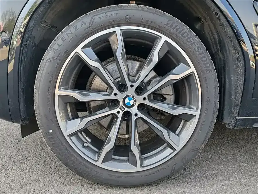 BMW BMW X3 Facelifted xDrive30i leading M Yao Ye suit