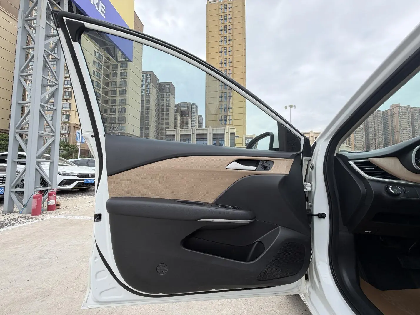 Chevrolet Cruze 320 automatic Enjoy Skylight version