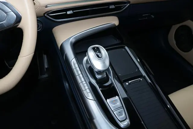 VOYAH Lan Tu FREE Four-wheel drive, long battery life, pure electric version