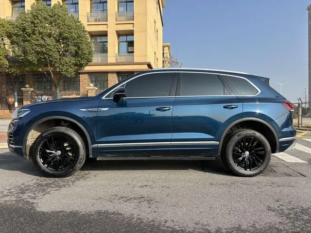 Volkswagen Touareg 2.0 TSI Ruiyi Edition Country V