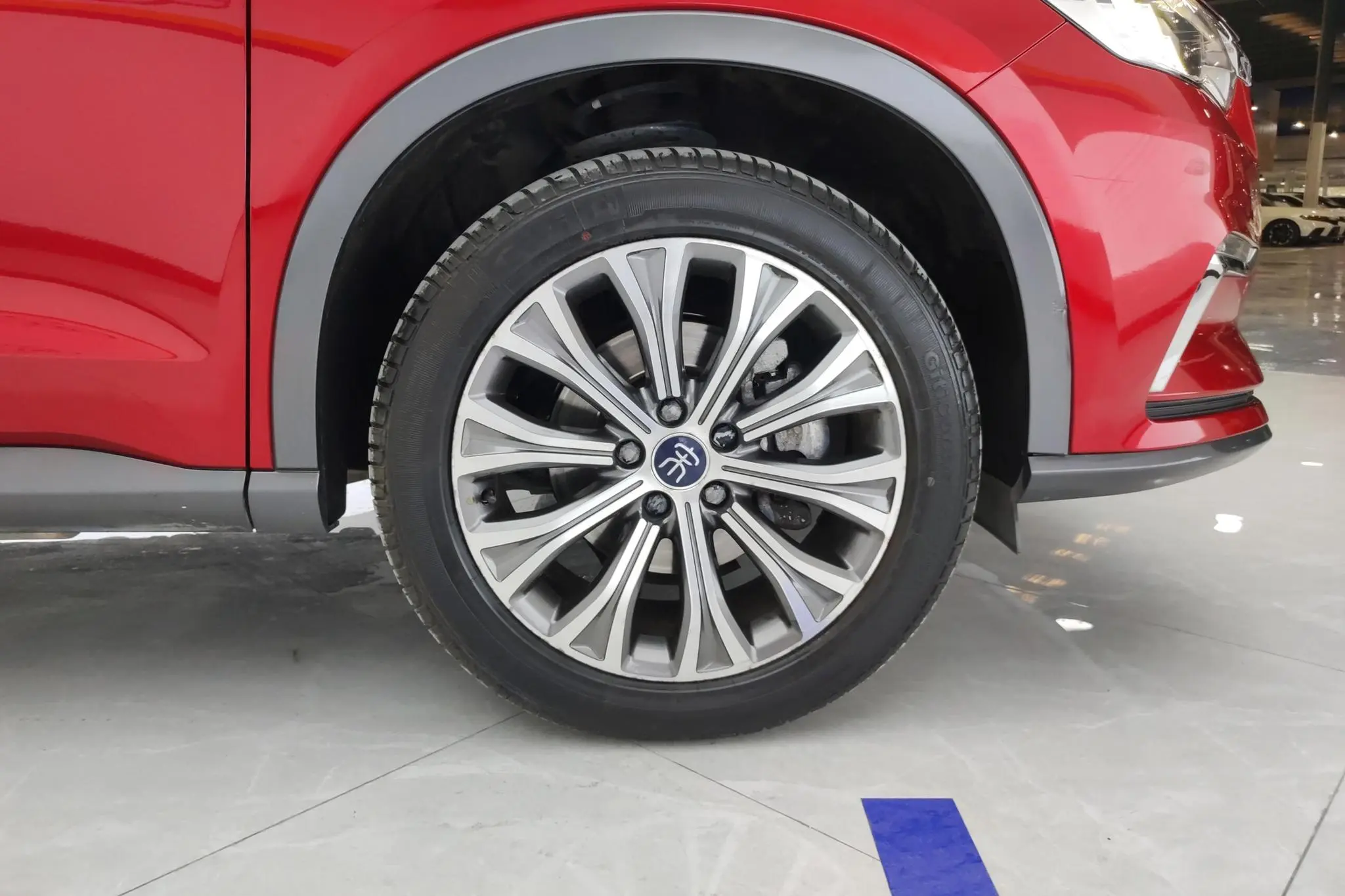 BYD Song Pro DM DM 1.5T four-wheel drive performance version flagship model