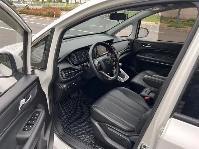 GAC Trumpchi M6 270T Automatic Deluxe Edition 7 seats