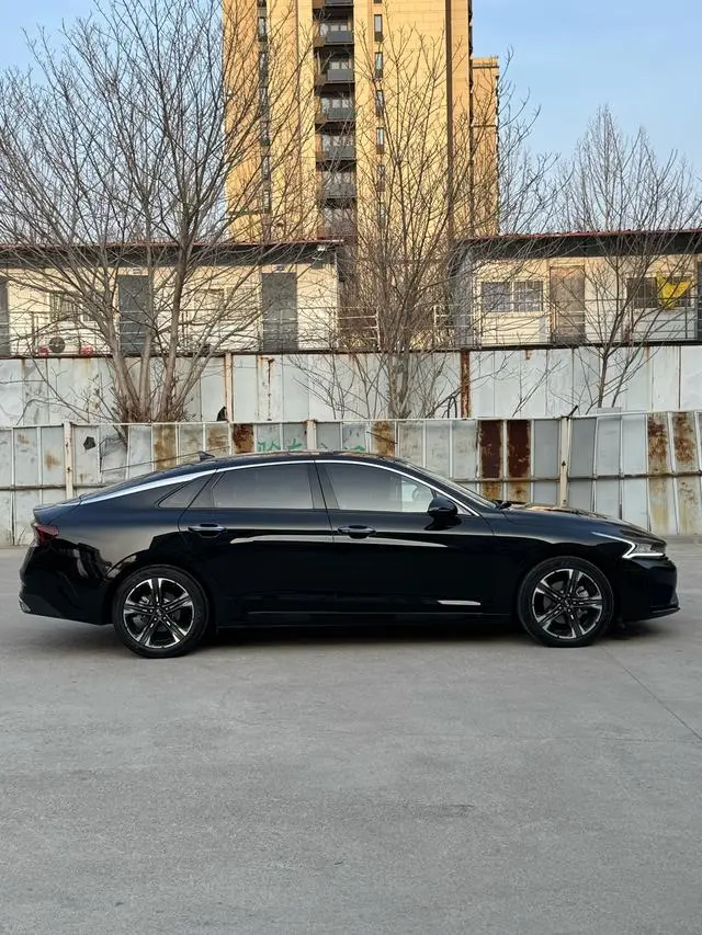 Kia Kia K5 270T CVVD Deluxe Edition