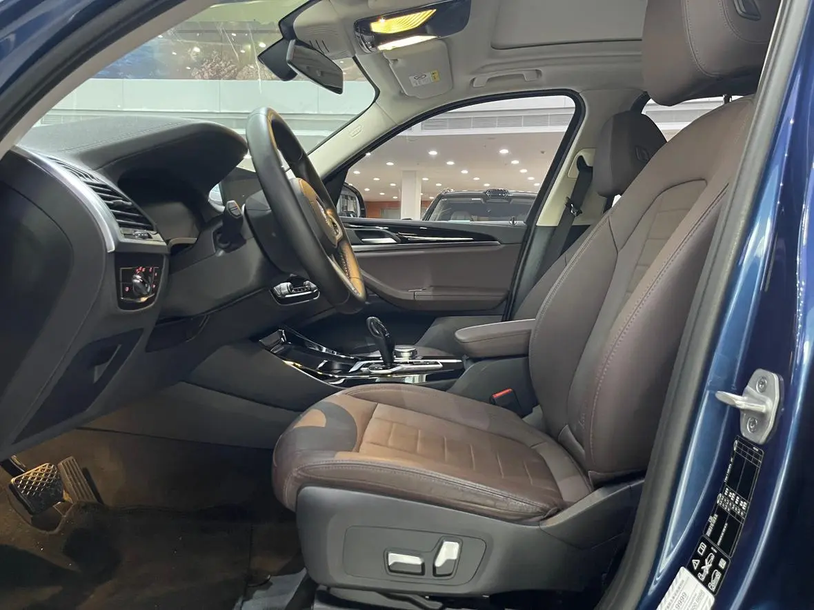 BMW BMW X3 xDrive25i M sports suit