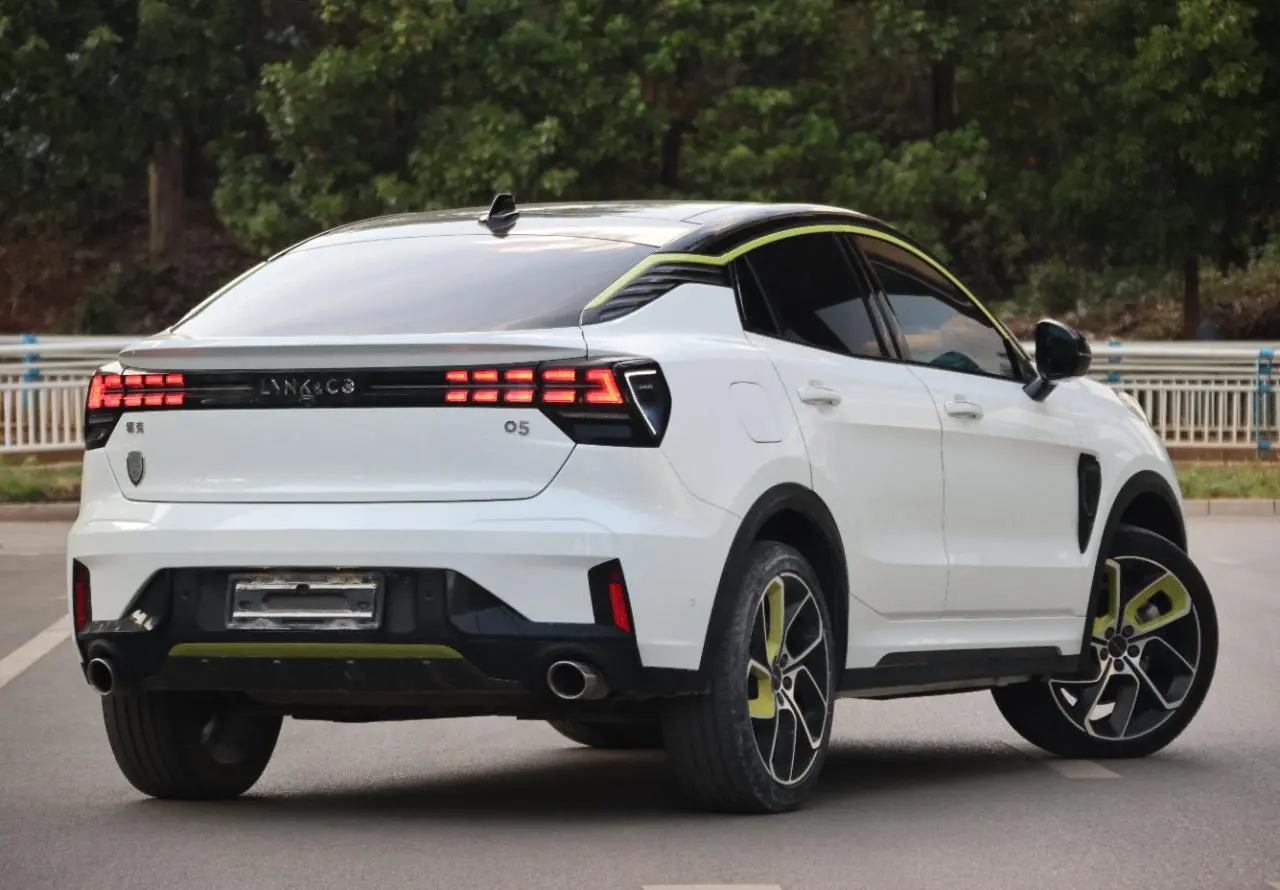 LYNK & CO Lynk 05 2.0TD two-wheel drive Halo