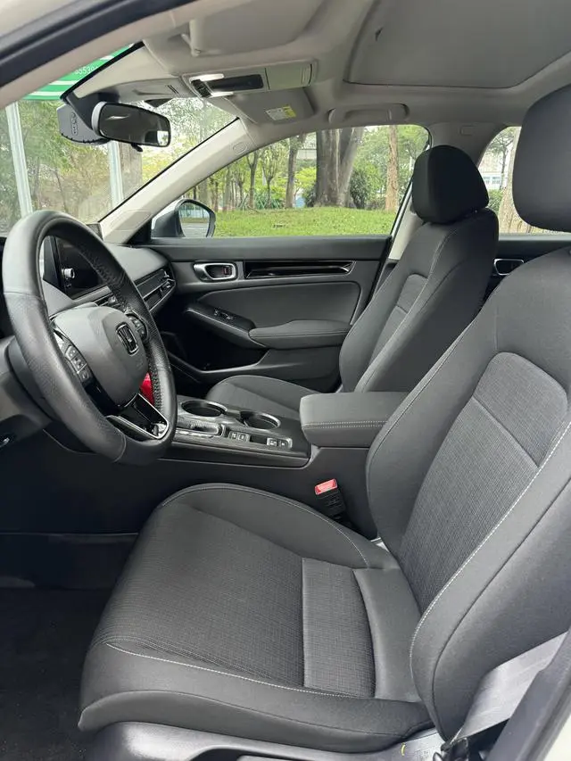 Honda Civic 240TURBO CVT Momentum Edition