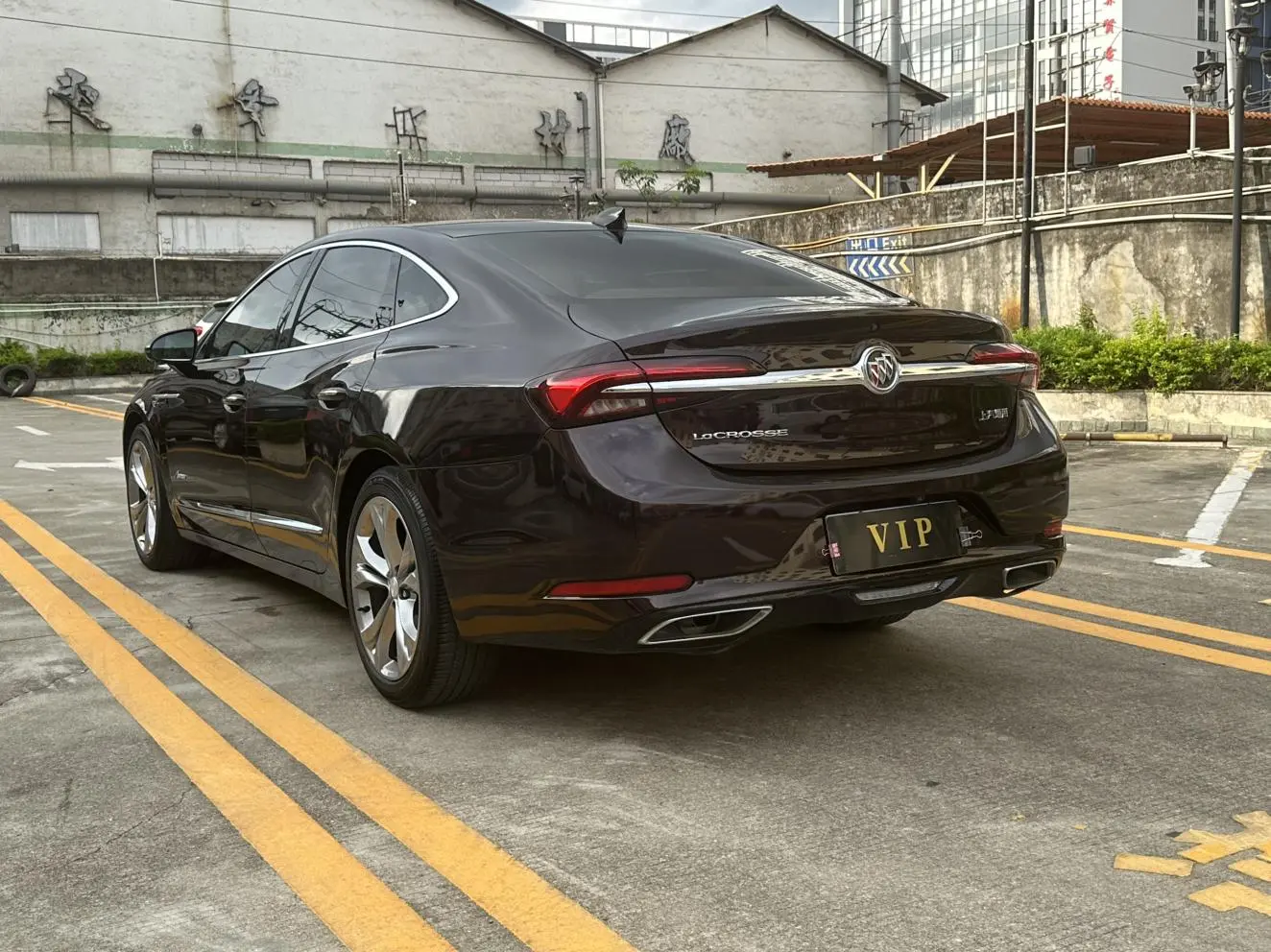 Buick Lacrosse Avenir Flagship