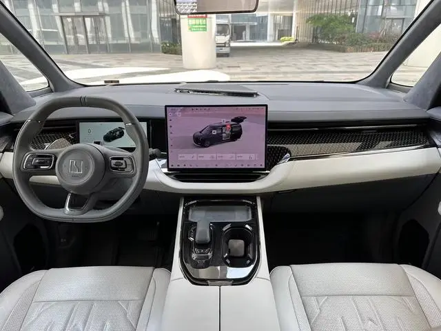 ZEEKR ZEEKR 009 Seven-seater aisle version four-wheel drive 108kWh