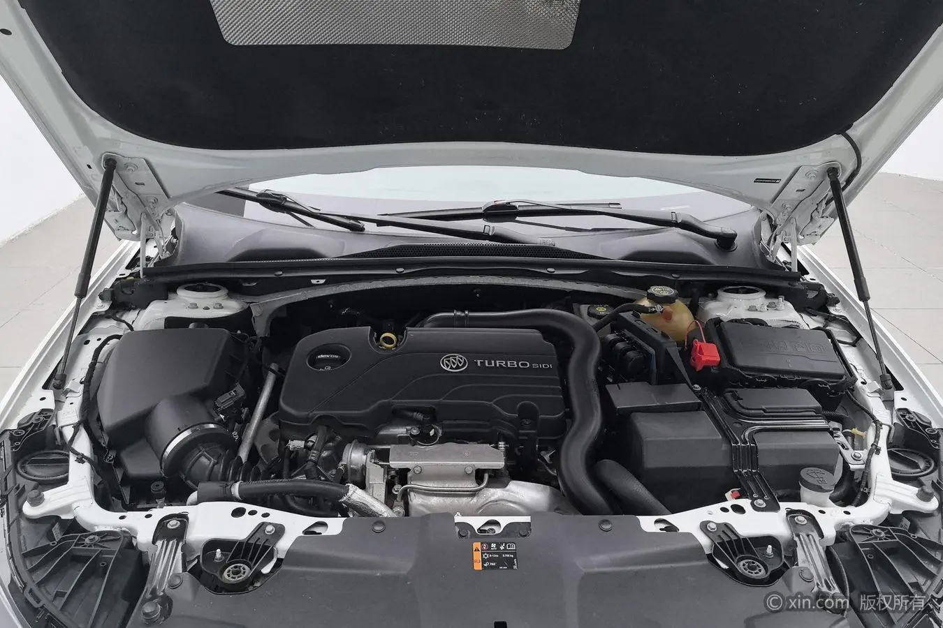 Buick Regal 20T Elite Country V