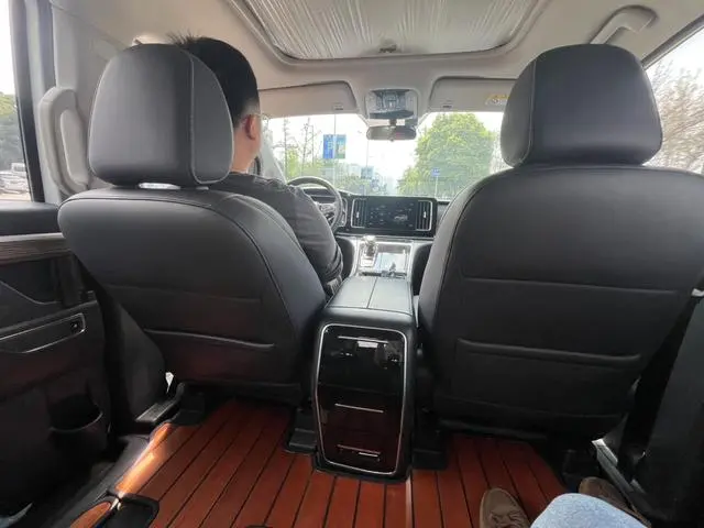 GAC Trumpchi M8 Lingxiu Series 390T Deluxe Edition
