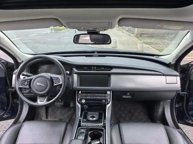 Jaguar Jaguar XFL 2.0T P200 two-wheel drive Elite Edition