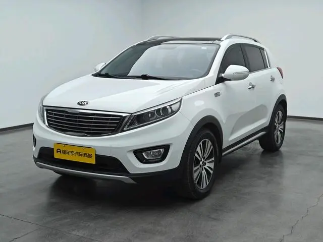 Kia Smart running 2.0L automatic two-wheel drive version DLX