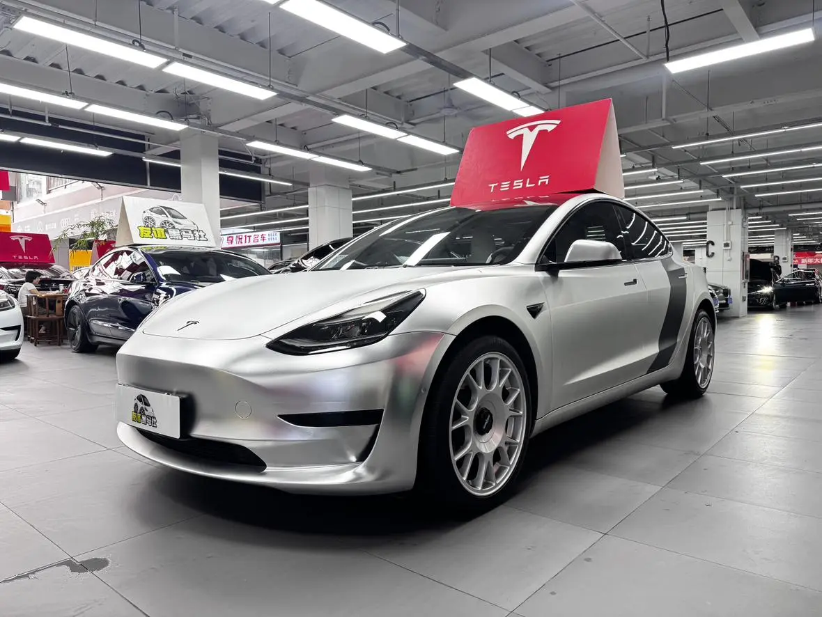 Tesla Model 3 Upgraded version of standard battery life rear drive