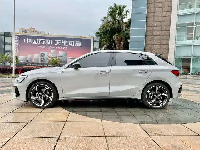 Audi Audi A3 Facelift Sportback 35 TFSI luxury sports type