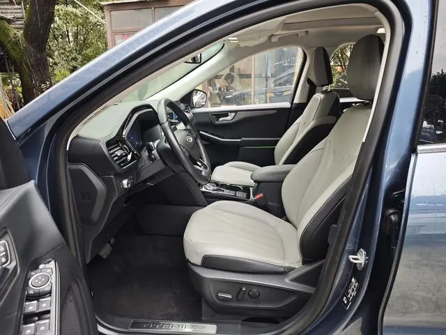 Ford Ruiji EcoBoost 245 four-wheel drive Jiaxiang model